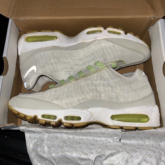 Air Max 95. (Glow•in•Dark leopard print) - Picture 1 of 4
